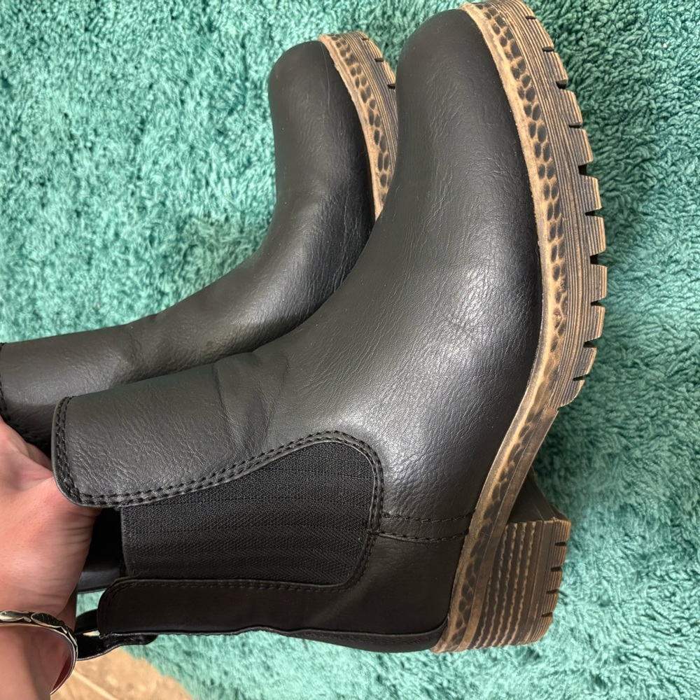 Black Chelsea Boots